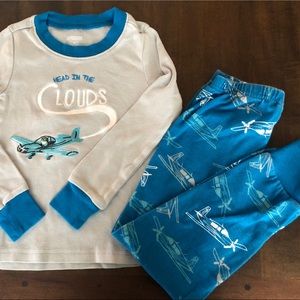 💙 $6 w/bundle Cozy Gymboree pajamas ❄️